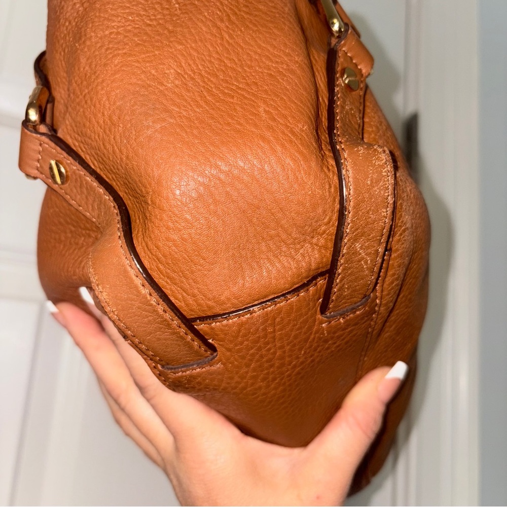 Michael Kors Bedford large Tan / Brown Shoulder Bag W/ Gold Details - Picture 4 of 8